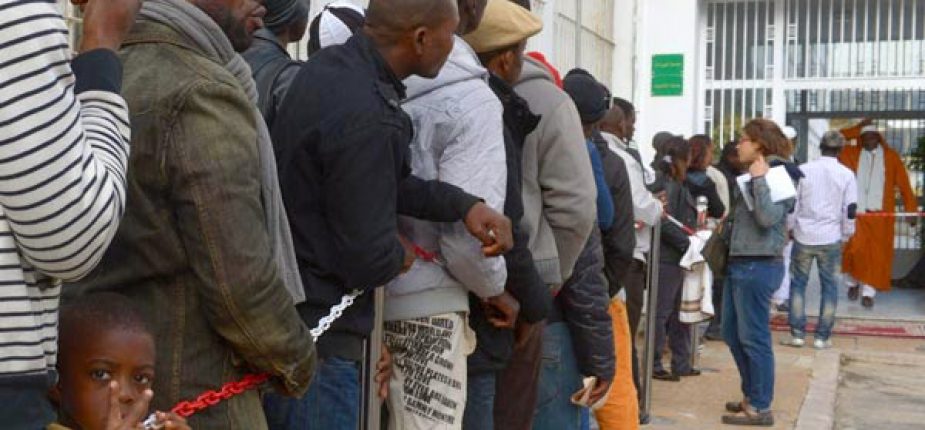 L'Algérie fait la chasse aux migrants, le Maroc les régularise