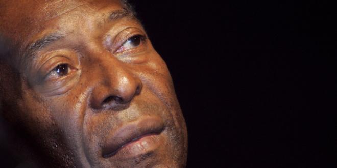 Football : Pelé à nouveau hospitalisé