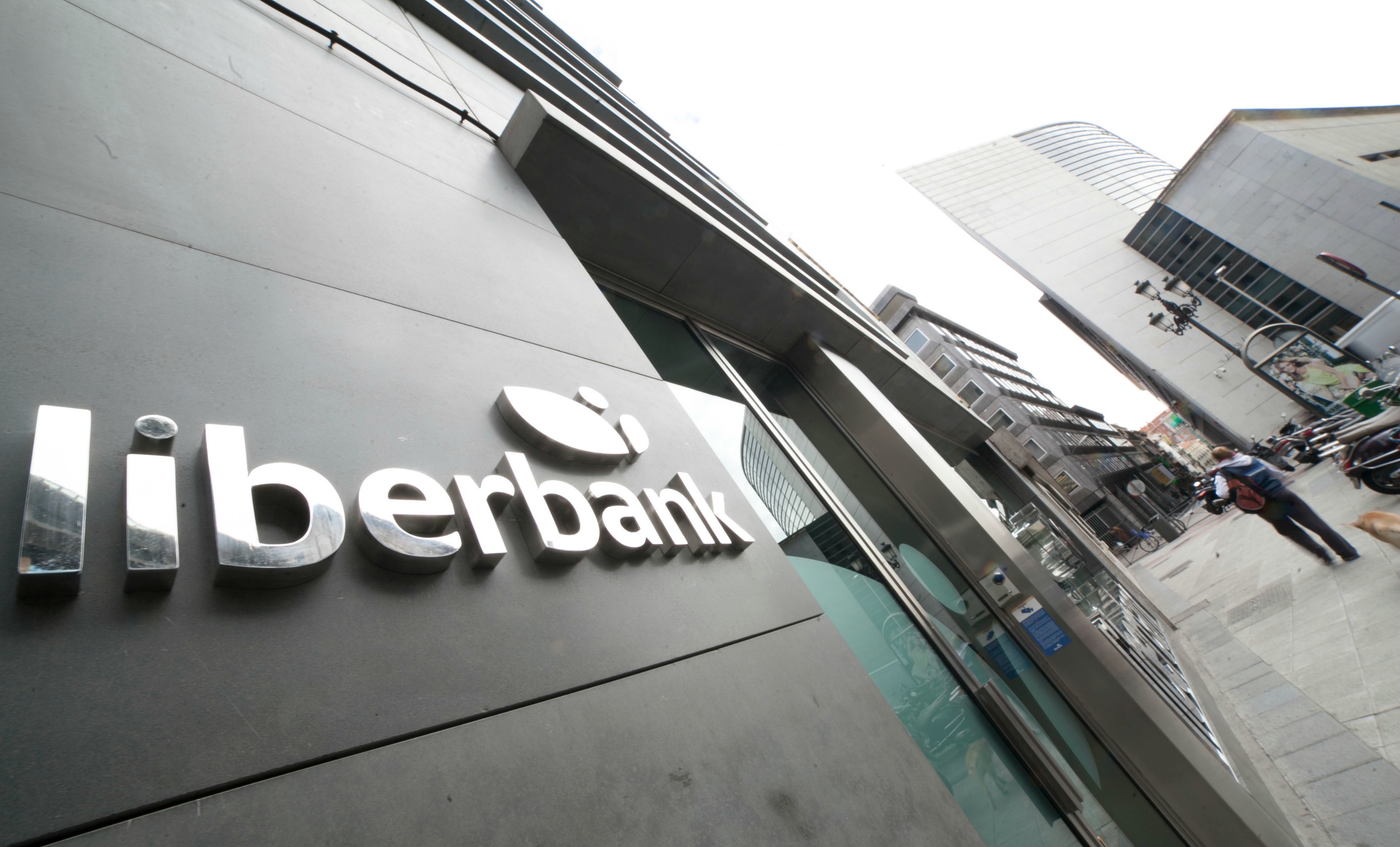 Espagne : Il braque une banque... et se suicide