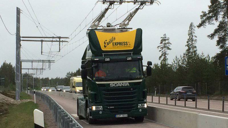 La Suède inaugure une route électrifiée, une première dans le monde