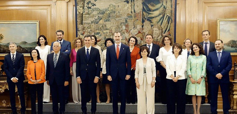 Le nouveau gouvernement espagnol prête serment