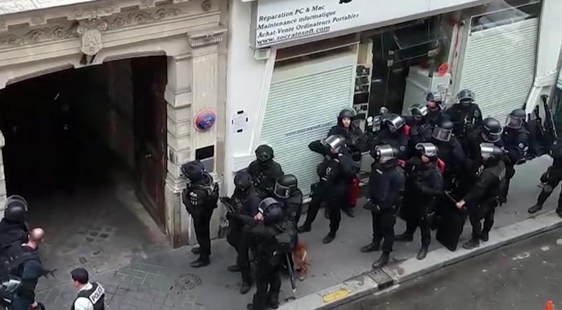 Prise d'otages à Paris: l'assaut donné, l’individu interpellé