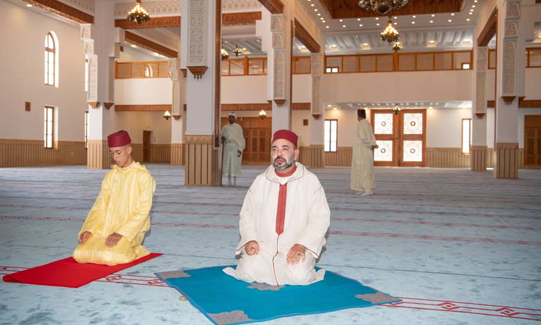 Le Roi inaugure à Tanger la Mosquée "SA la Princesse Lalla Abla"