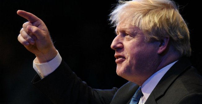 Brexit : Boris Johnson tire à boulets rouges sur Theresa May