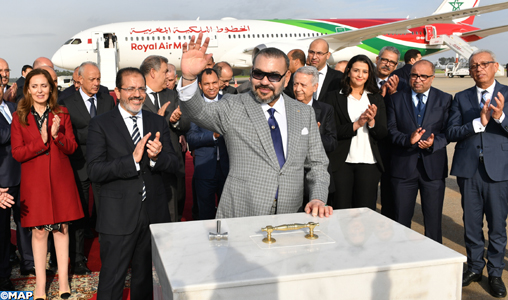 Le Roi pose la première pierre d'un nouveau terminal à l'aéroport de Rabat-Salé