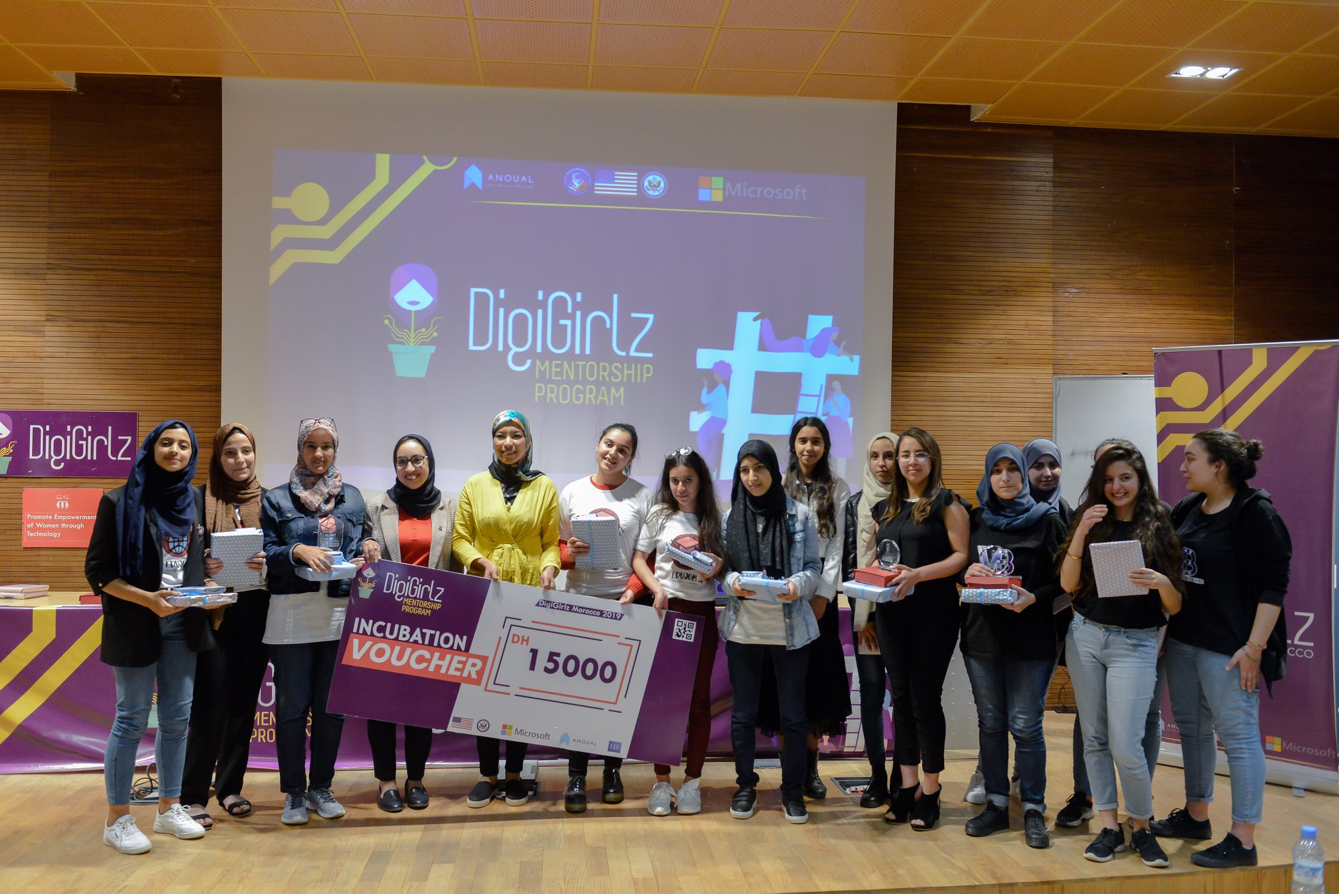 DigiGirlz 2019 :  19 projets IT, 19 mentors et 81 lycéennes formées