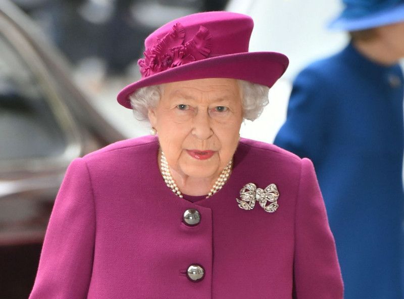 La Reine Elizabeth II approuve la loi appelant au report du Brexit