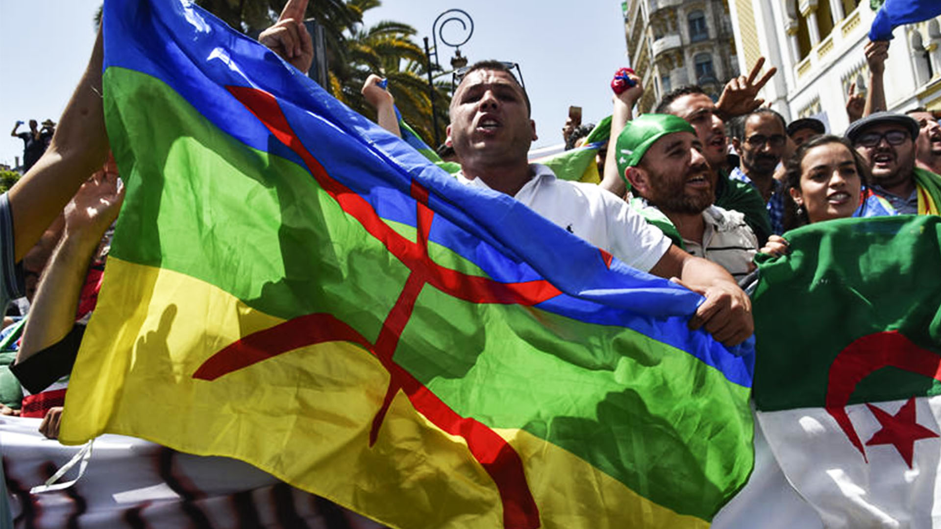 Le drapeau amazigh menace «l’intégrité territoriale algérienne»