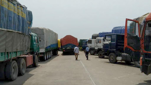 La Guinée suspend les importations de marchandises par voie terrestre