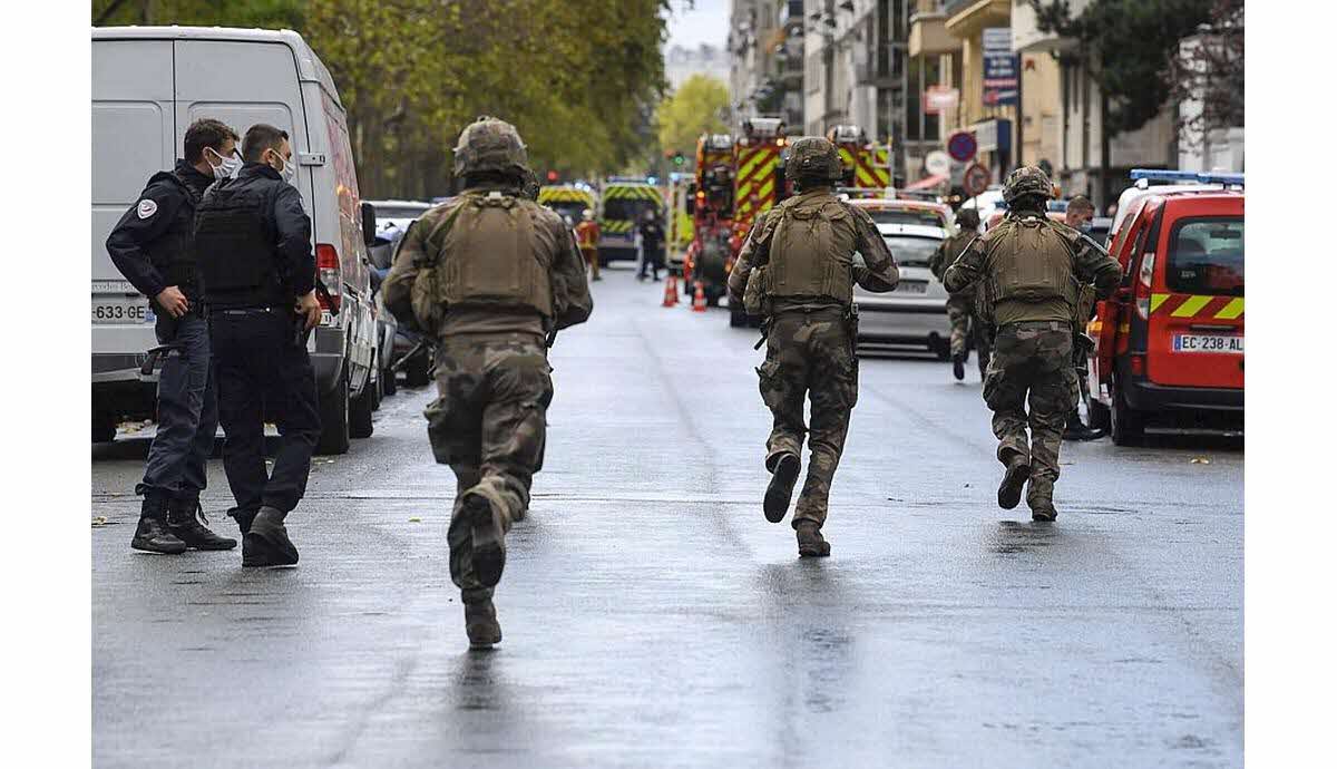 Attaque à couteaux de Paris : Deux suspects interpellés