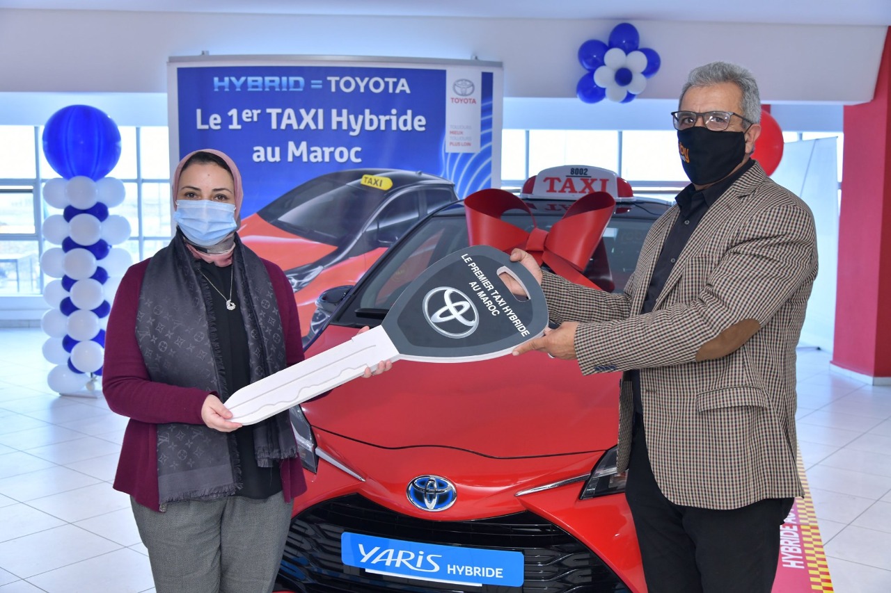 Toyota du Maroc : Livraison du premier taxi hybride de l’histoire du Royaume