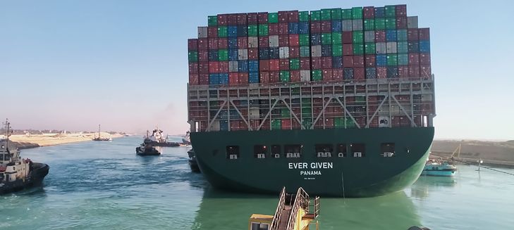 Canal de Suez : Le porte-conteneurs Ever-Given remis à 80% dans la «bonne direction»