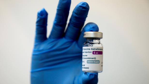 Royaume-Uni: Le régulateur recommande de limiter le vaccin AstraZeneca aux plus de 40 ans