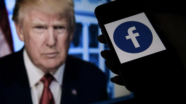 Facebook suspend Donald Trump pour deux ans