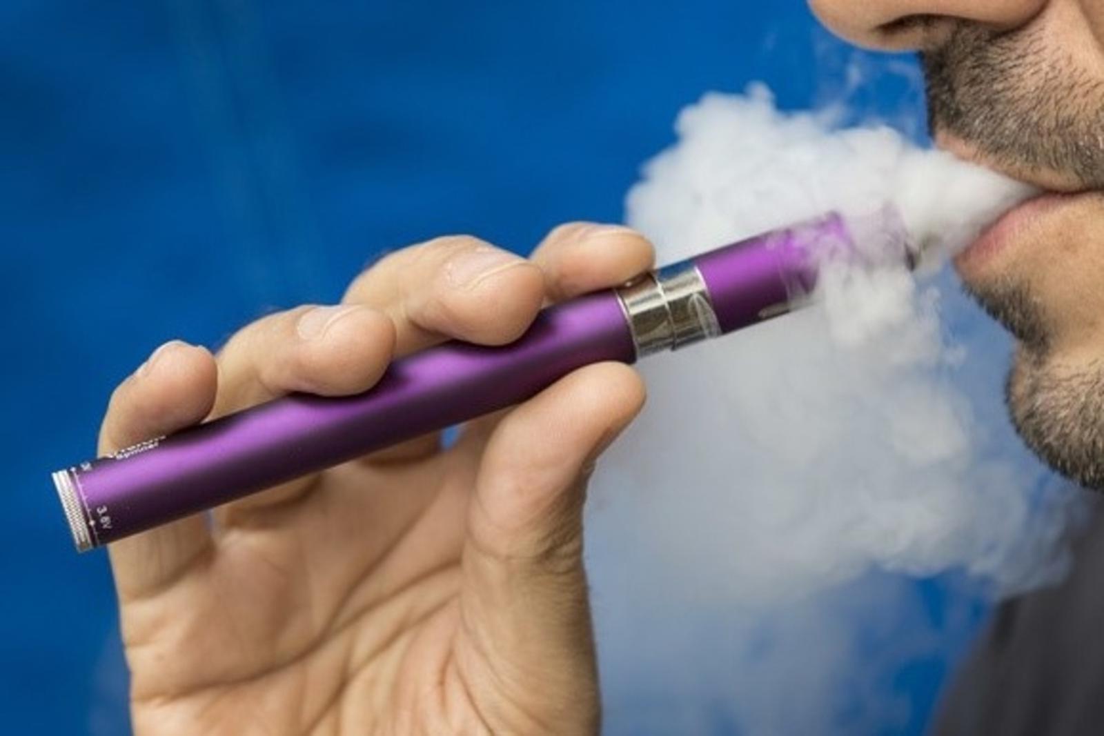 L'OMS tire la sonnette d'alarme contre l'e-cigarette et veut une réglementation sévère