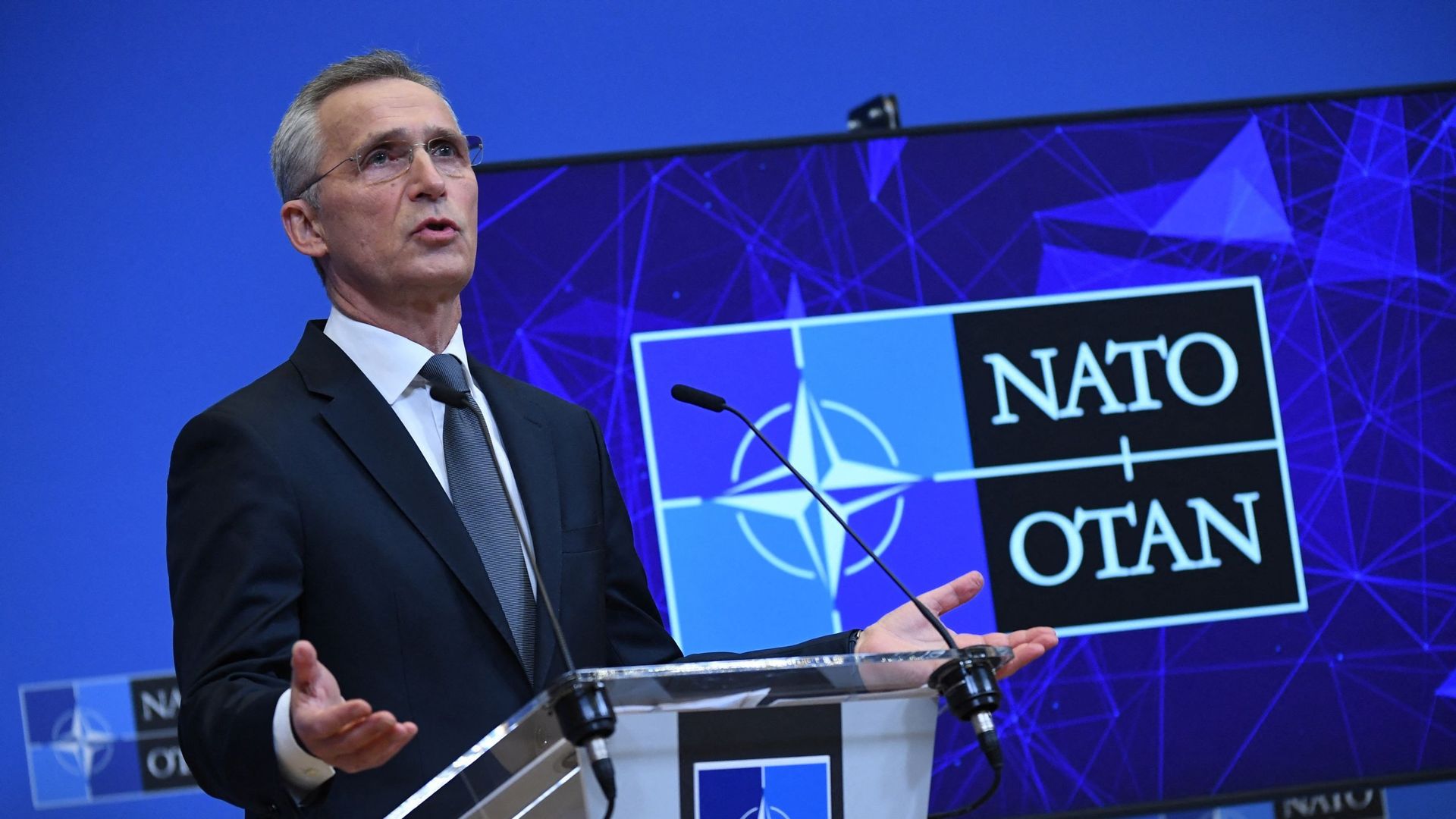 L'Otan avertit contre le "risque réel" d'un conflit armé en Europe