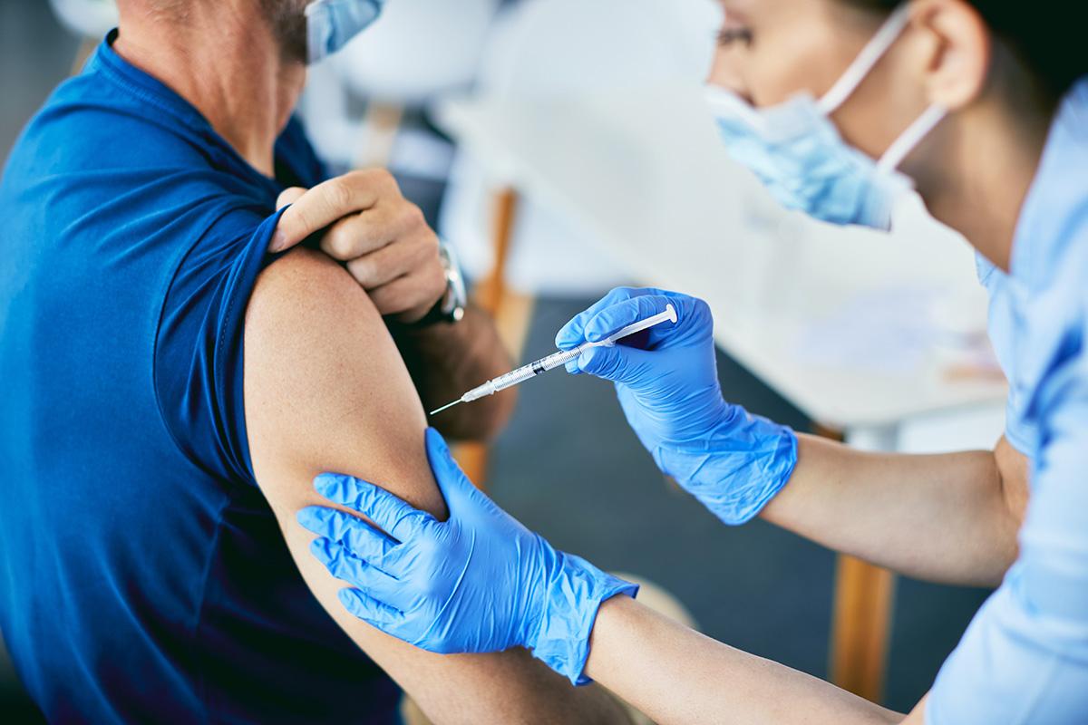 Covid-19: La couverture vaccinale encore inférieure à 10% dans 20 pays