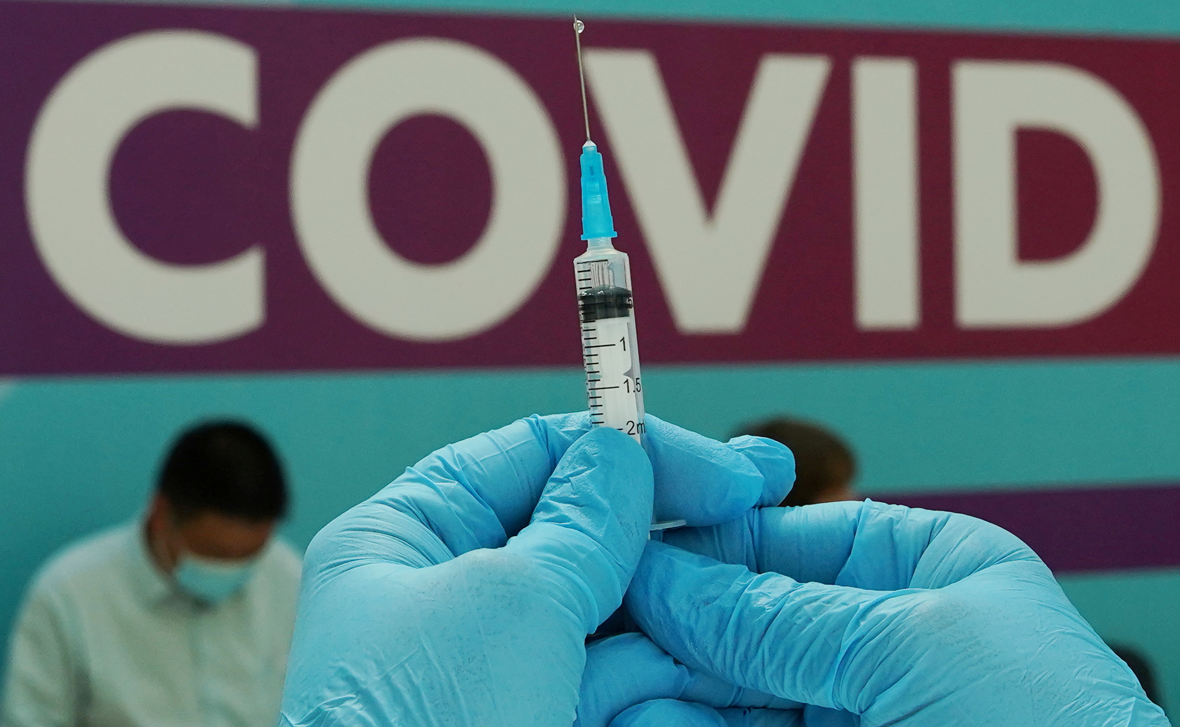 Italie: Le vice-ministre de la Santé remet en cause le vaccin anti-Covid