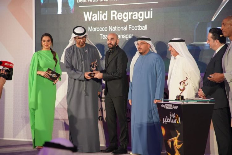 La FRMF et Walid Regragui primés par Sky News Arabia à Abou Dhabi
