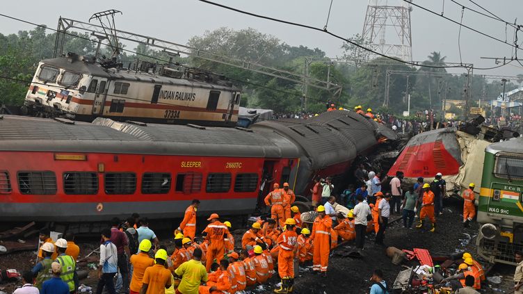 Inde : Plus de 280 morts et 850 blessés dans une collision entre plusieurs trains