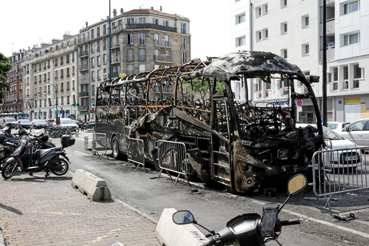Violences urbaines en France : Le Medef estime à plus d’un milliard d’euros les dégâts pour les entreprises