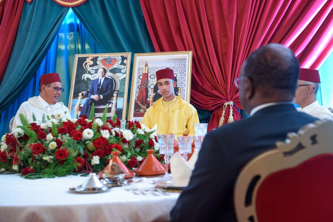 Fête du Trône : Moulay El Hassan préside à Tétouan un déjeuner offert par le chef du gouvernement