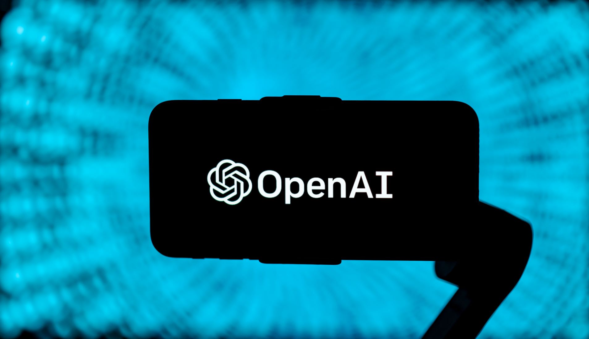 Crise majeure à OpenAI, Microsoft en embuscade