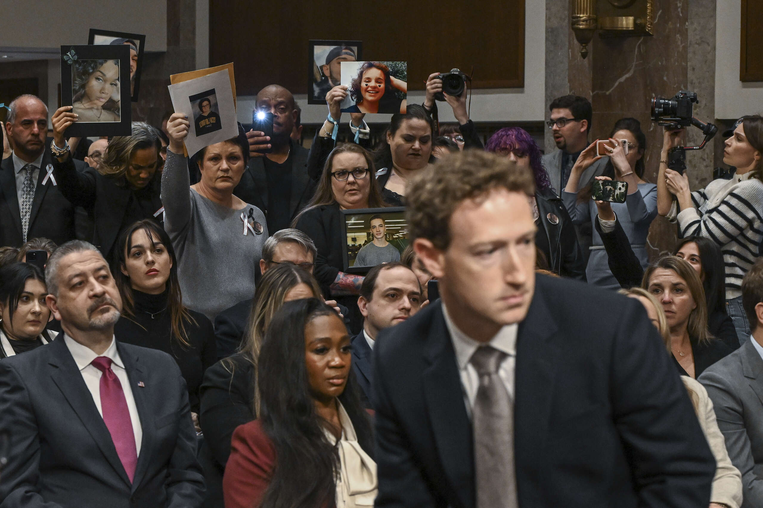 Mark Zuckerberg devant le Congrès américain : Alors, tu likes ?
