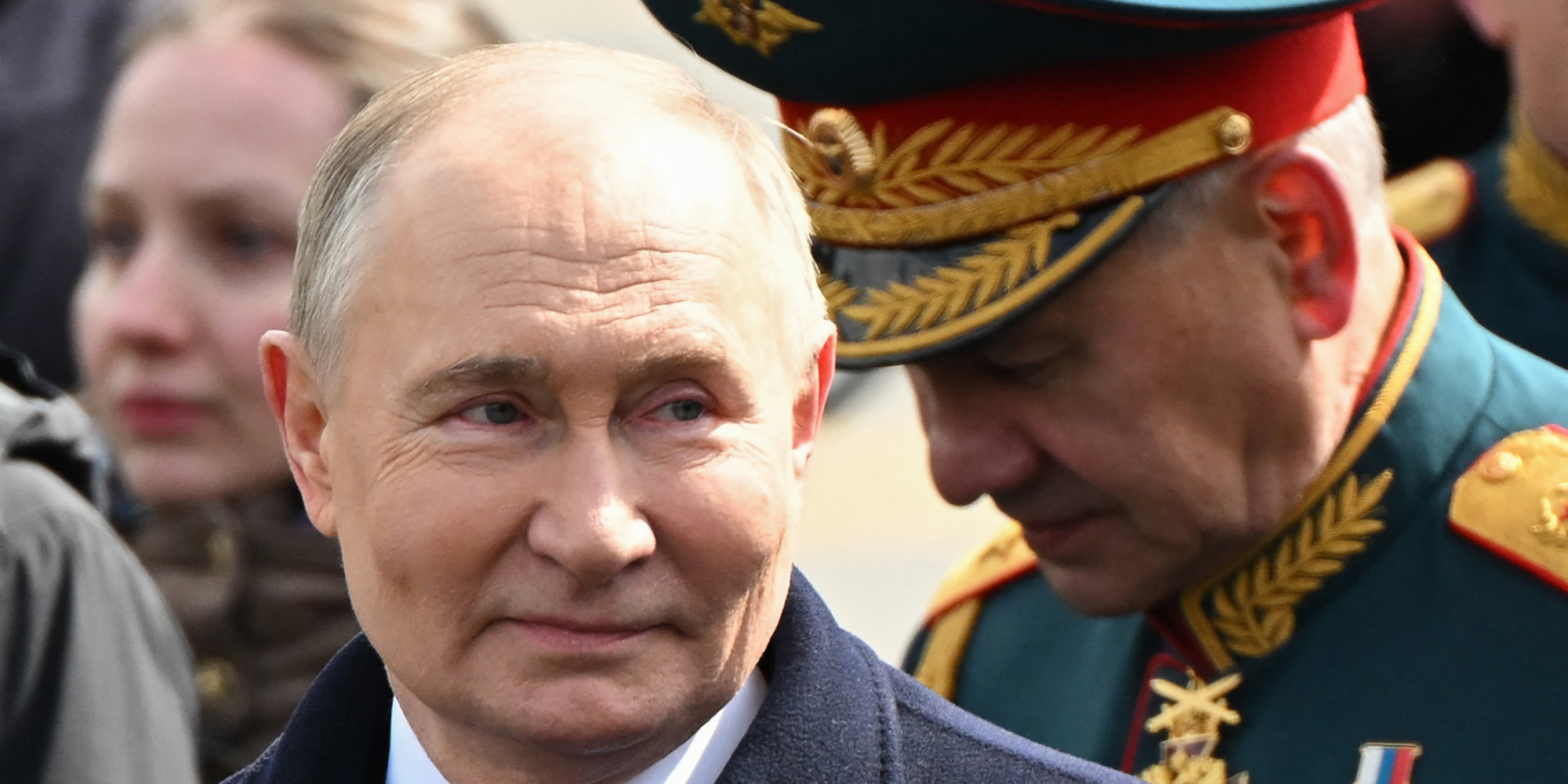 Russie : Poutine limoge son ministre de la Défense