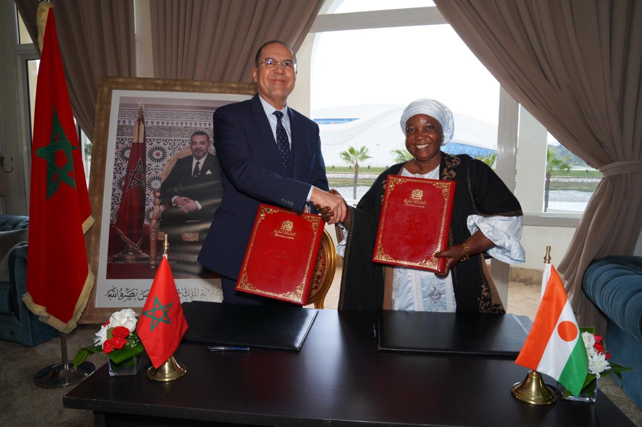 Signature d'une convention entre la CDG et la CDI du Niger