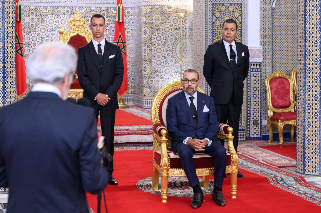 Le Roi reçoit le Wali de Bank Al-Maghrib