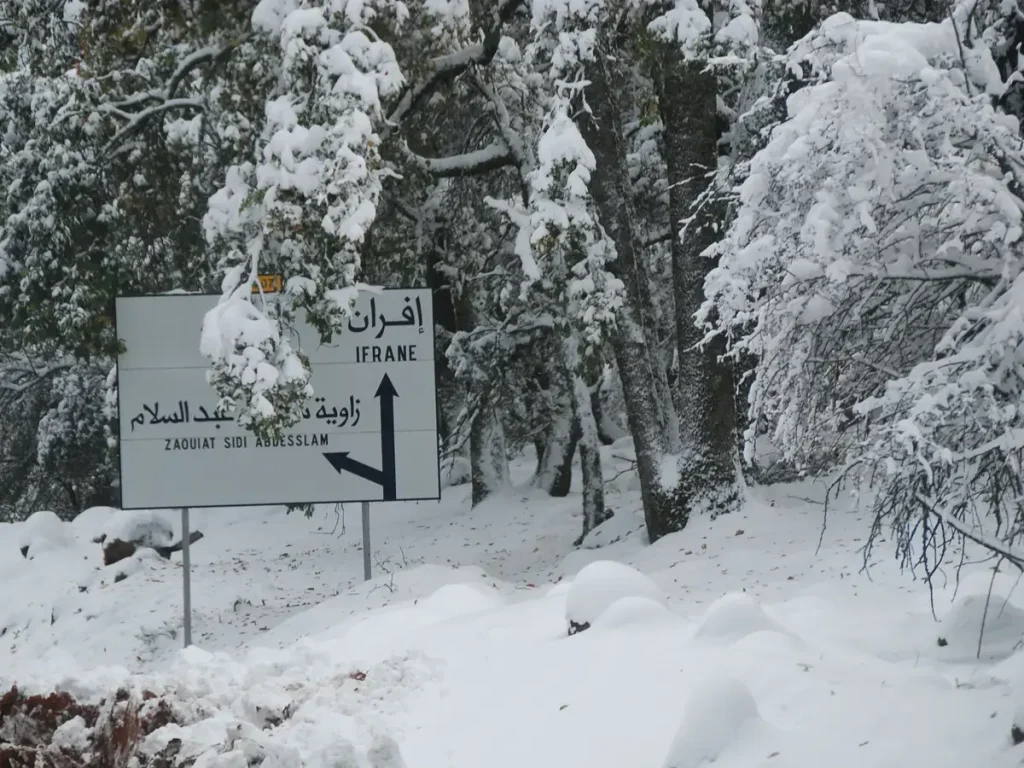 Les chutes de neige couvrent plus de 41 000 km² au Maroc