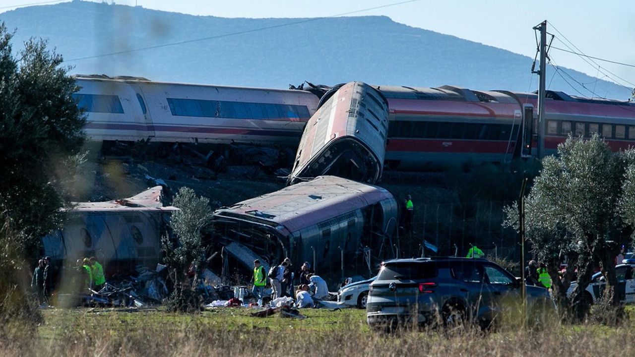 Espagne : Au moins 50 morts dans une collision entre deux trains à grande vitesse