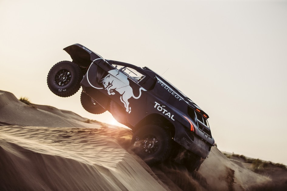 Peugeot sur le toit du Dakar 2016